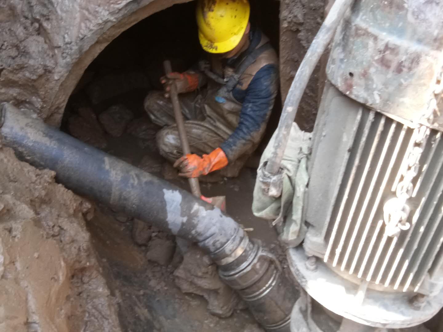 乌烈镇管道清淤