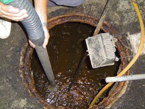 乌烈镇隔油池清理